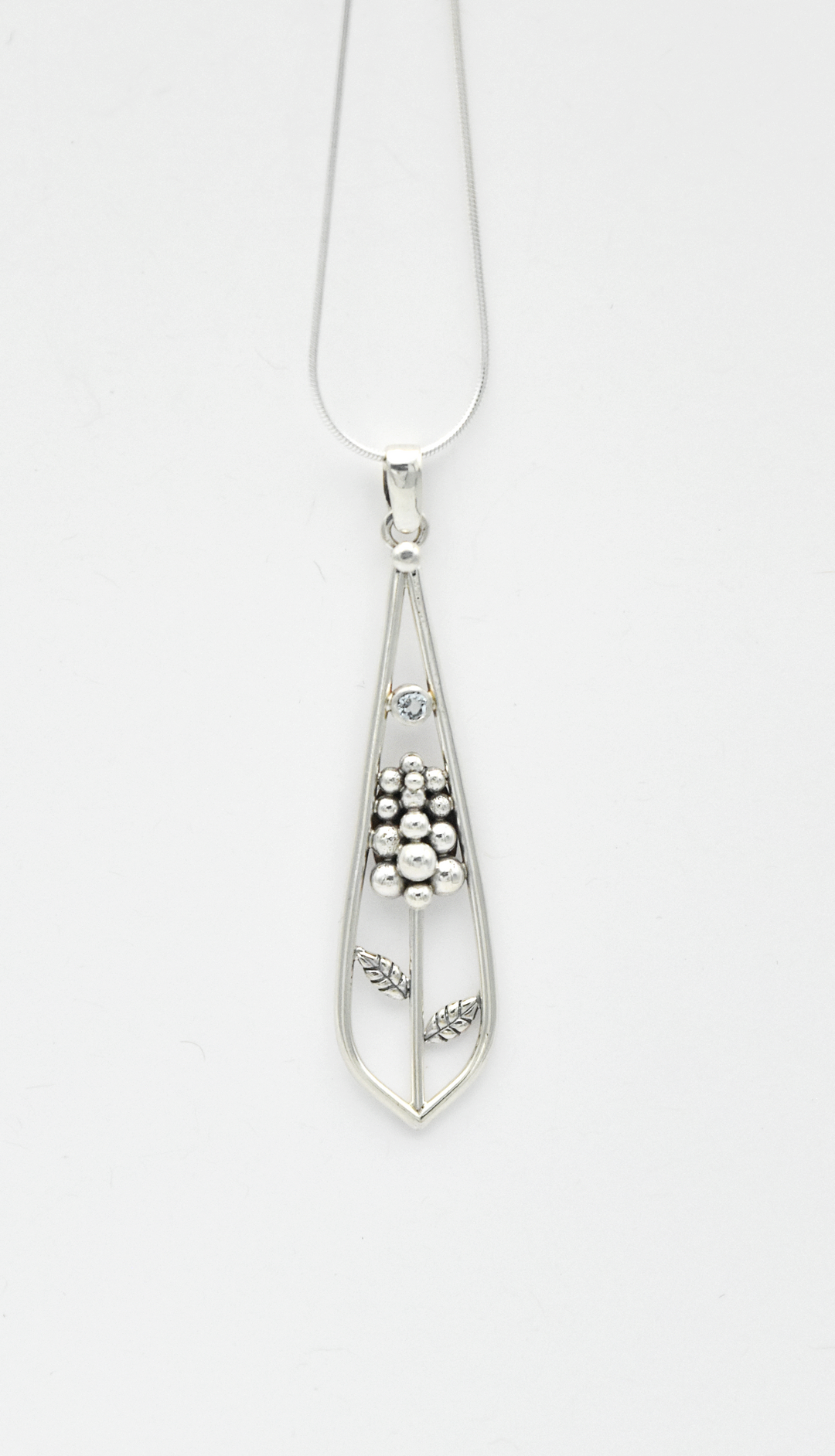 MP49 Grape Hyacinth Pendant w Blue Topaz