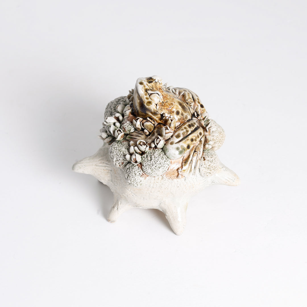 Frog Sculpture (on "frog")