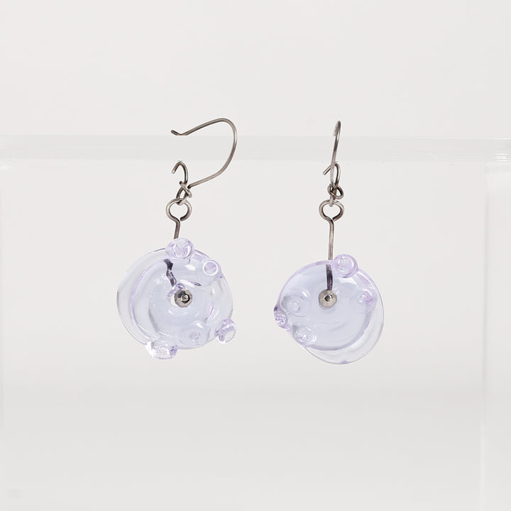 Earrings, Mutualism