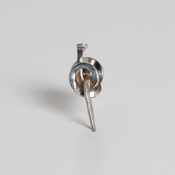 Pin, Nail, Knotted