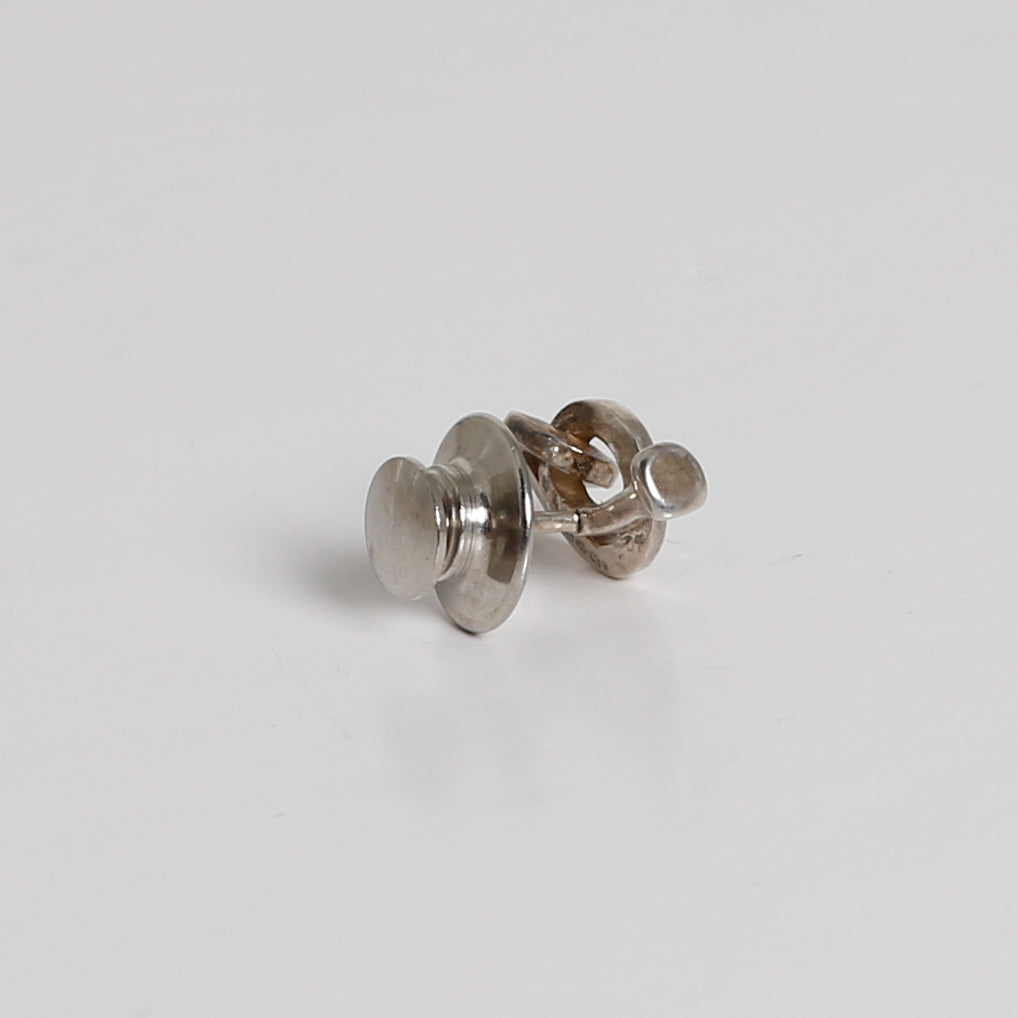 Pin, Nail, Knotted