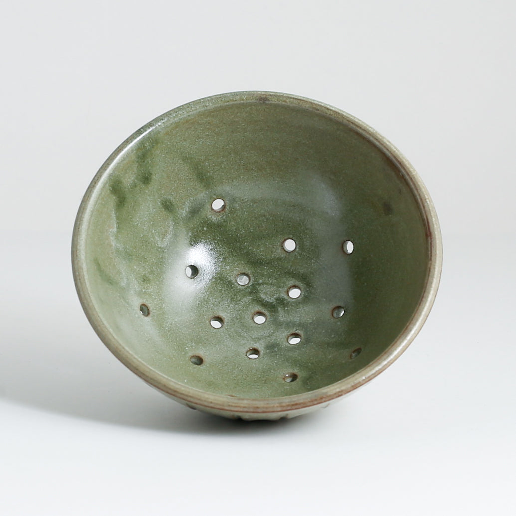 Carved Berry Bowl/Small Colander