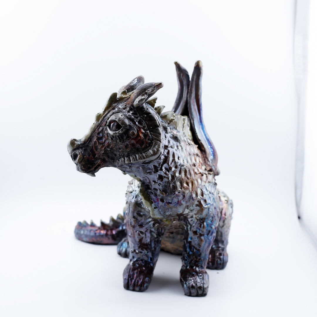 Large Dragon, Sitting