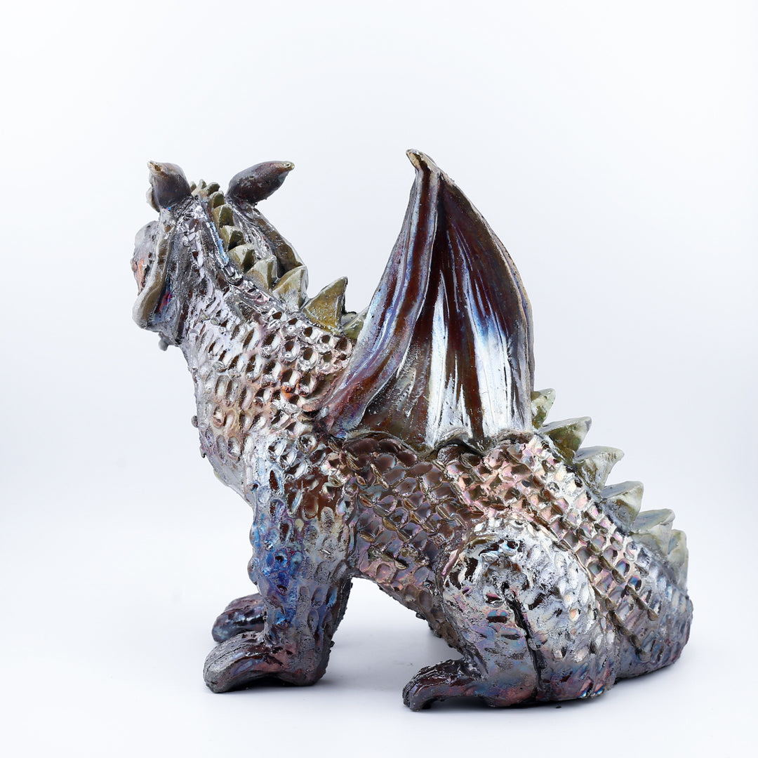 Large Dragon, Sitting