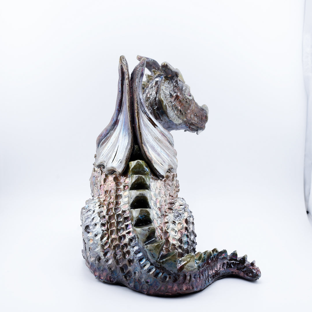 Large Dragon, Sitting