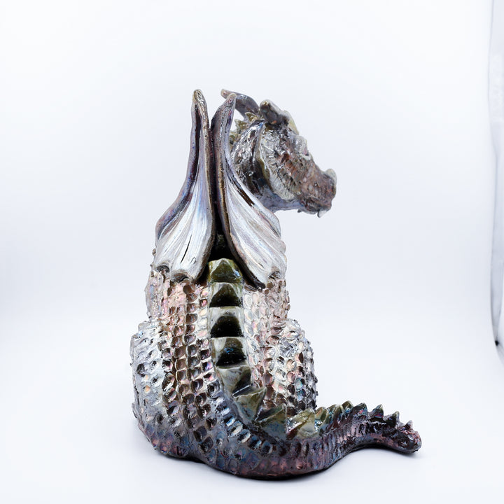 Large Dragon, Sitting