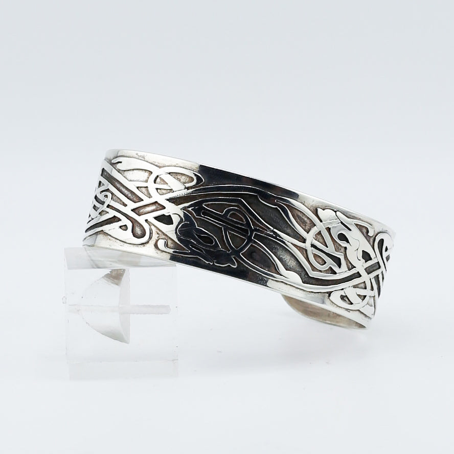 Scrolling Lindisfarne Knotwork Bracelet