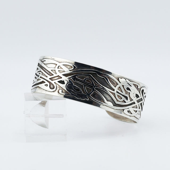 Scrolling Lindisfarne Knotwork Bracelet