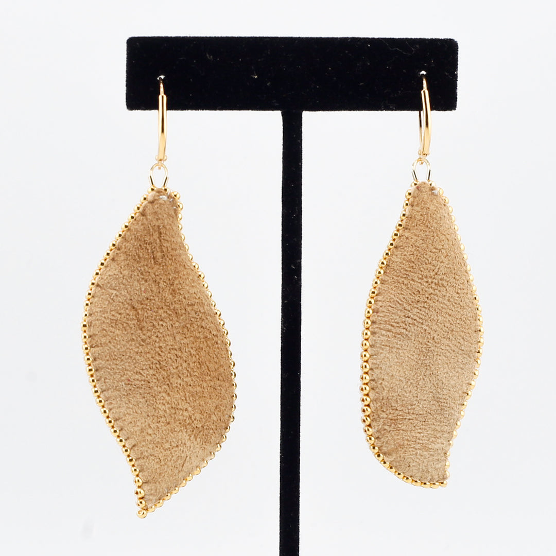 Kayâs (long ago) Berry Picking, Tufted Earrings