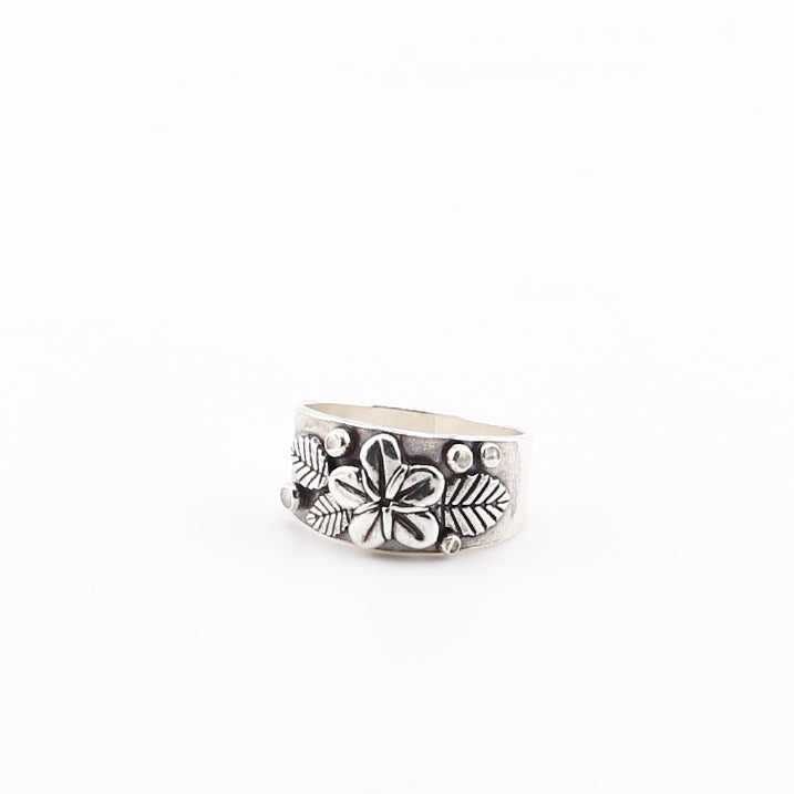 Forget me Not Pendant Wide Band Ring