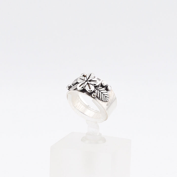 Forget me Not Pendant Wide Band Ring