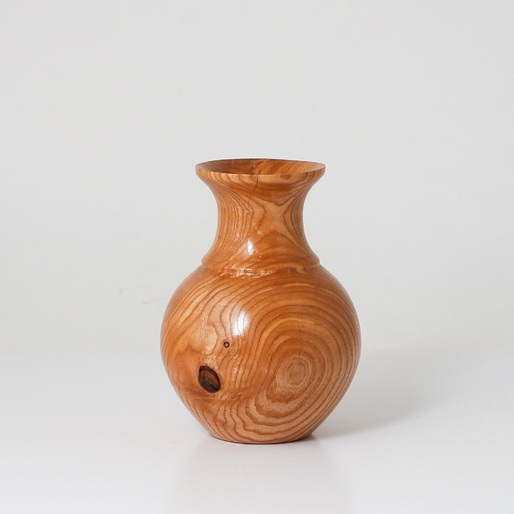 Firgured Ash Vase, STO336
