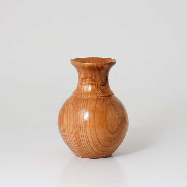 Firgured Ash Vase, STO336