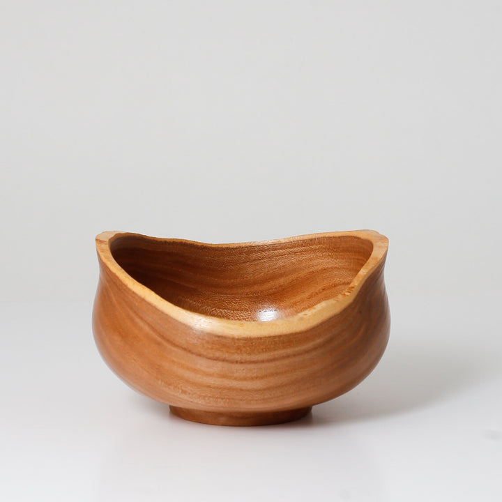 Pale Edged Pot, STO376