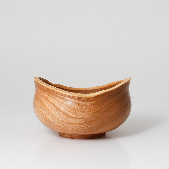 Pale Edged Pot, STO376